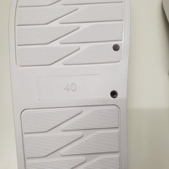 New Acts Men's Pool Slides in White - Size 40 (US‎ Size 7.5) - Picture 5 of 6